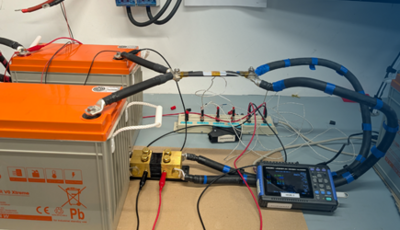 Angeschlossene Bleibatterie